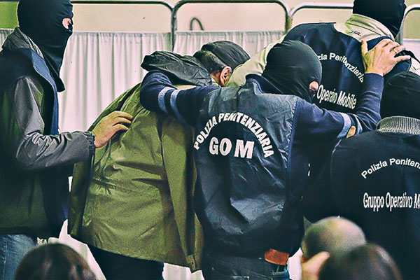 Berlusconi y la mafia la absurda omision de hechos de In foglio 4